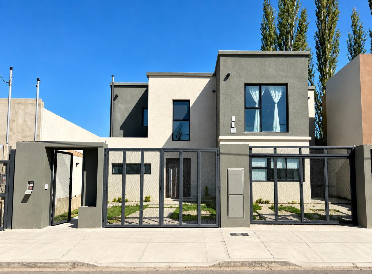 Foto de Venta Duplex 3 Dormitorios con pileta en Tierra Mansa, imagen 2