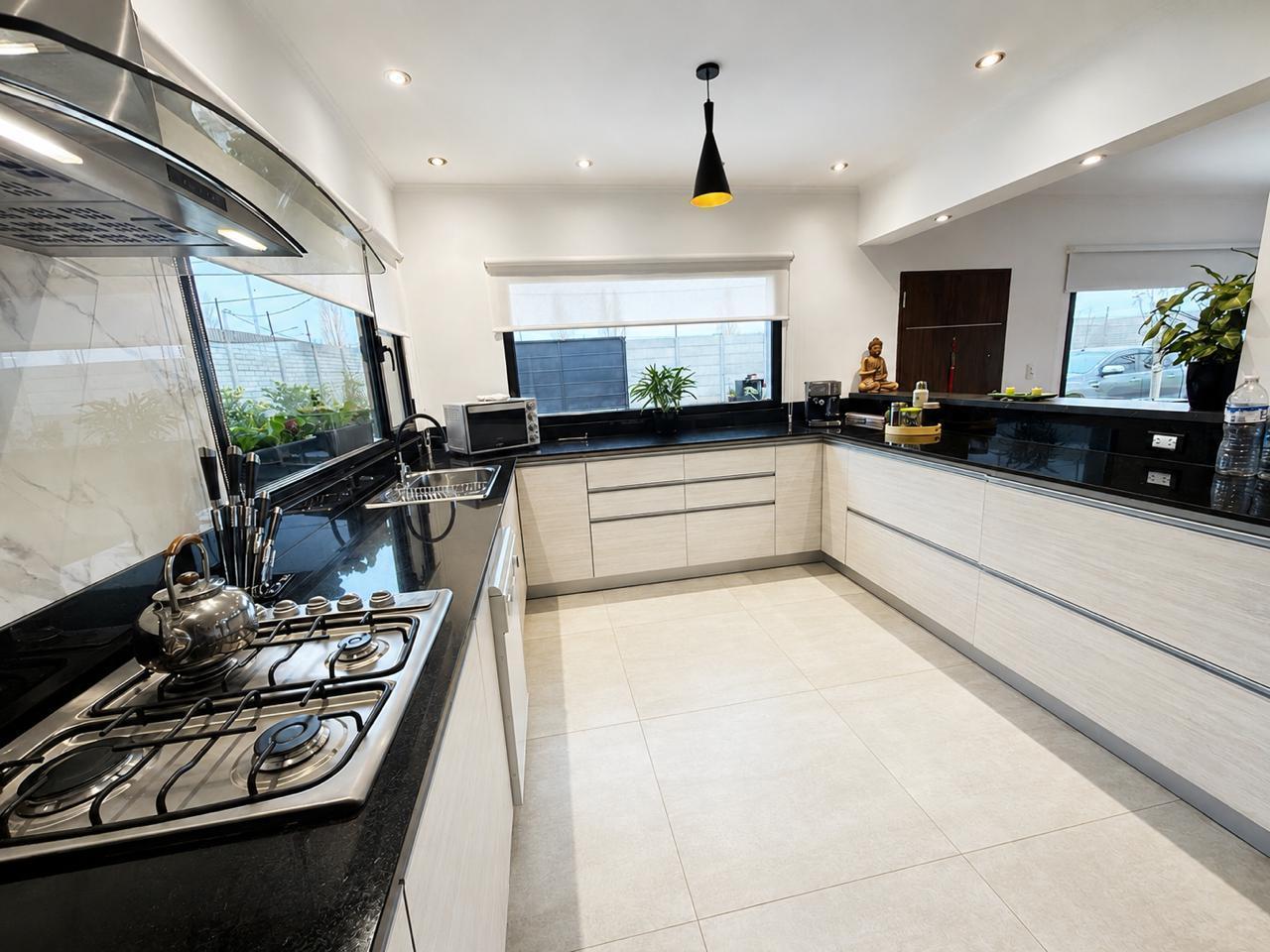 Foto de Venta Moderna Casa en Los Álamos, imagen 3