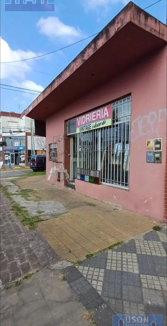 VENTA 2 LOCALES   2 DEPTOS. MONTE GRANDE. OPORTUNIDAD DE INVERSION! 2