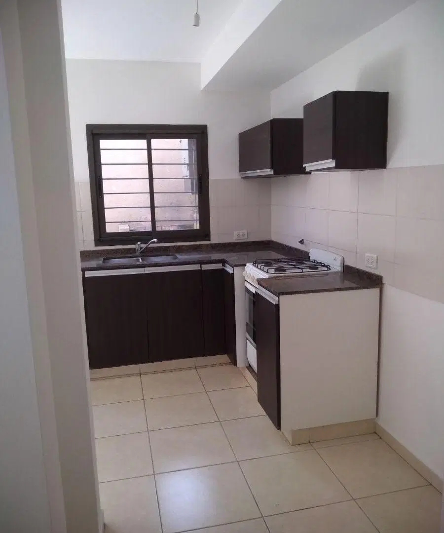 ALQUILER DUPLEX DE 2 DORMITORIOS Y COCHERA VILLA ALLENDE 5