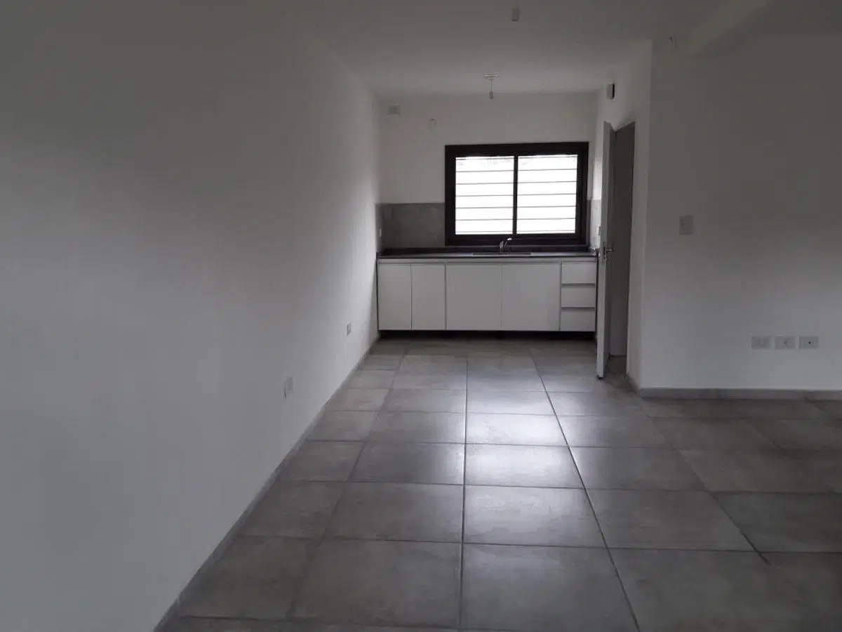 alquiler Local Comercial Av bodereau esquina Yafu. 5