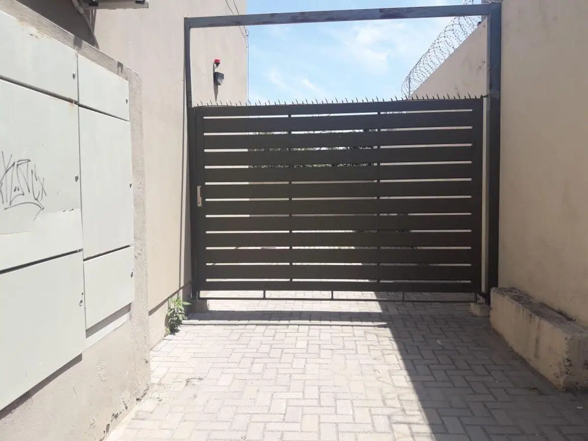alquiler Local Comercial Av bodereau esquina Yafu. 4
