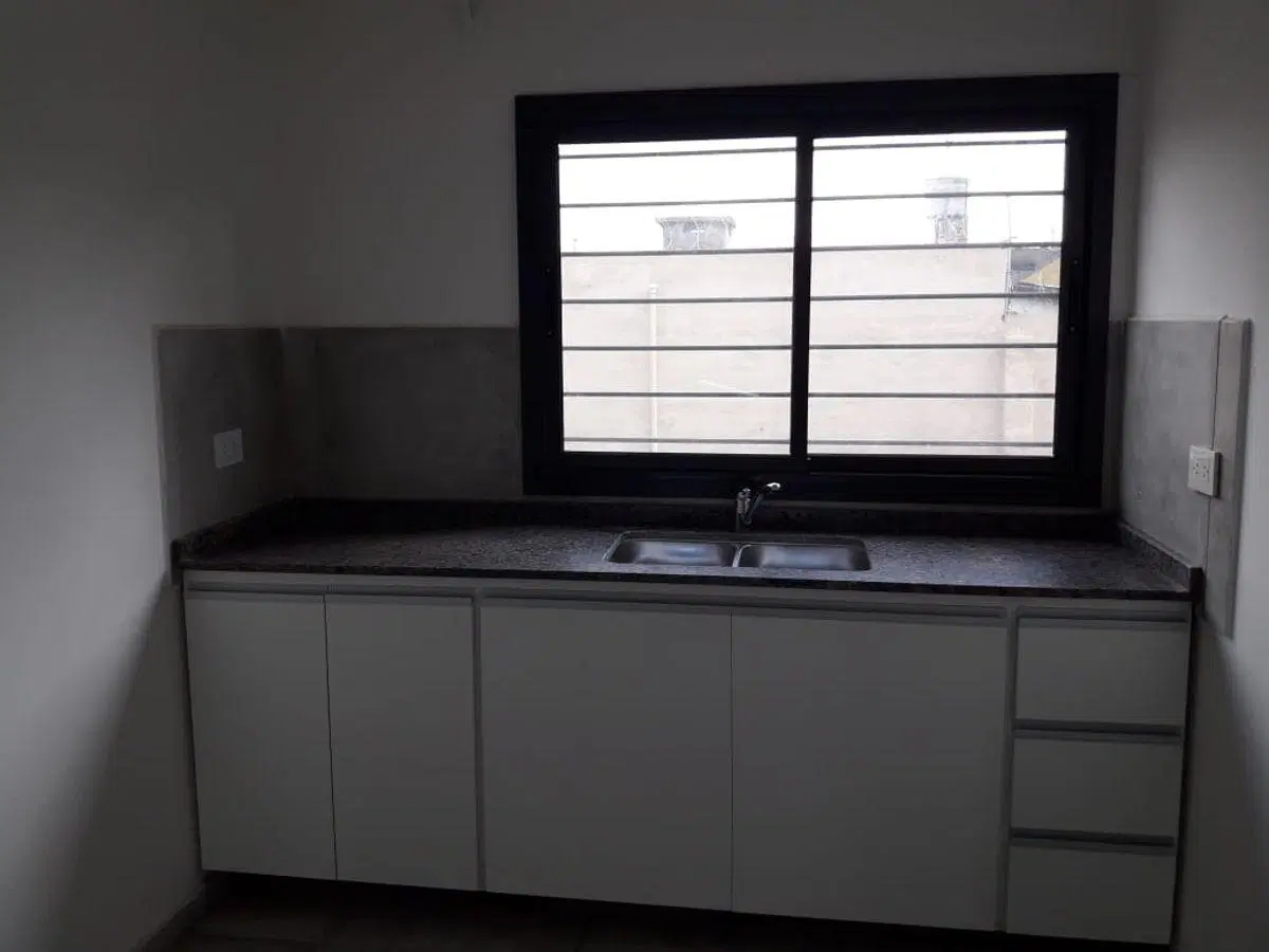 alquiler Local Comercial Av bodereau esquina Yafu. 8