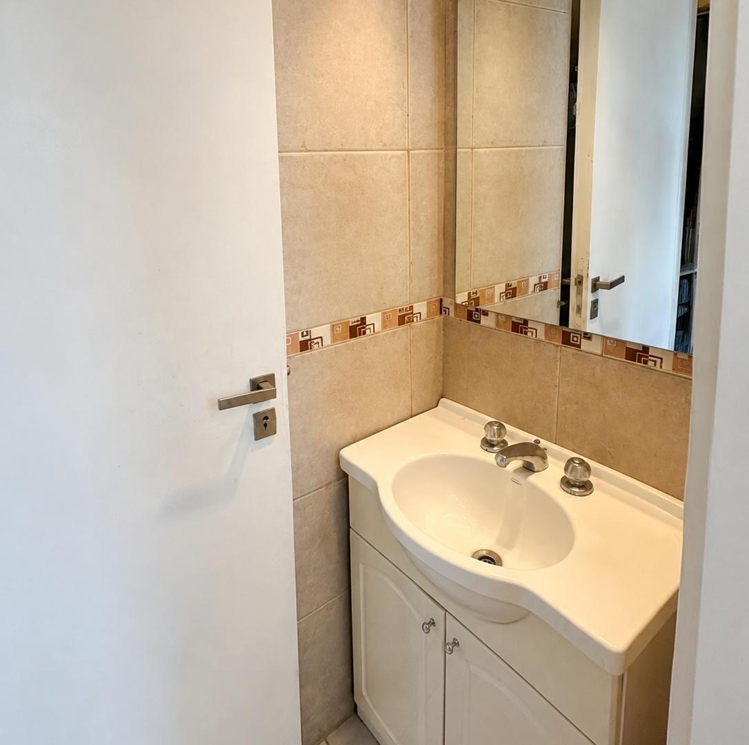 Foto de DÚPLEX EN BOULEVARD CHARCAS CON BALCON, TERRAZA PRIVADA Y PARRILLA, imagen 2