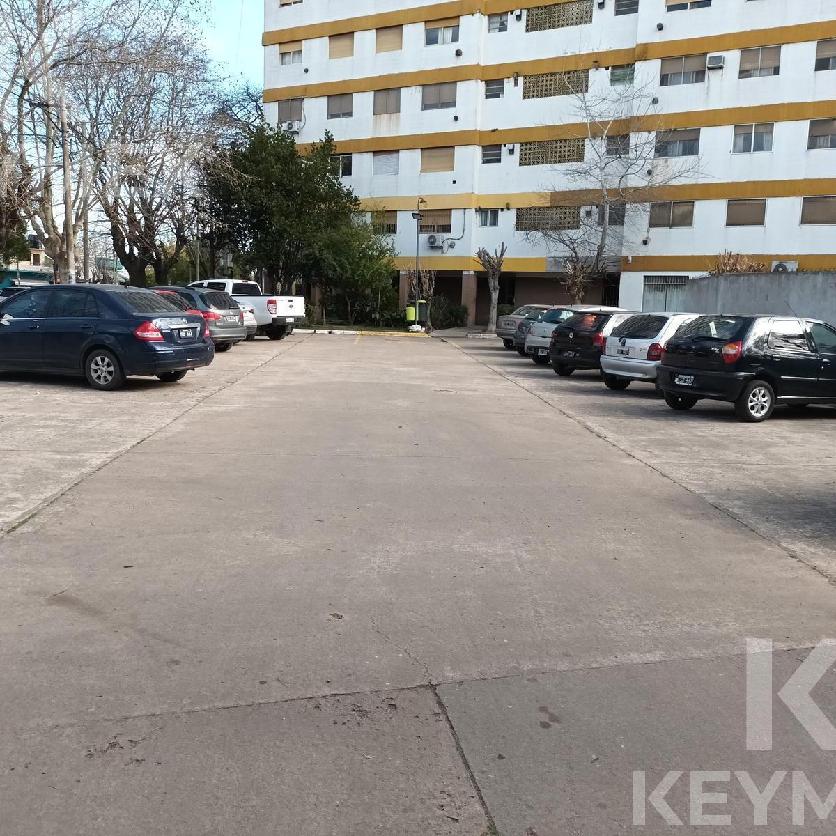 Venta de Departamento de 3 Dorm., Refaccionado a Nuevo en Villa Elisa 4