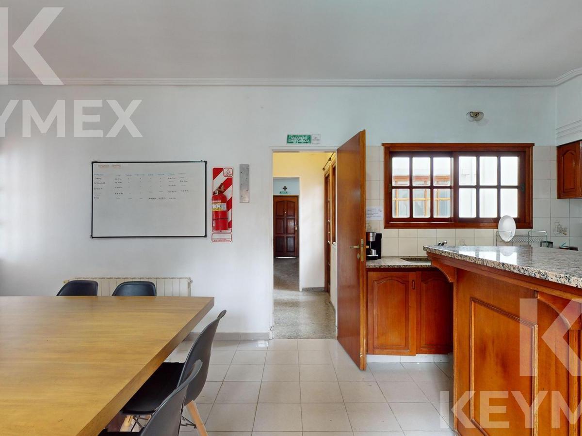 Casa de 3 Plantas Apta Banco en Venta 4