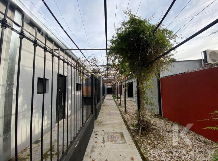 Alquiler monoambiente con cochera 22 y 65 4