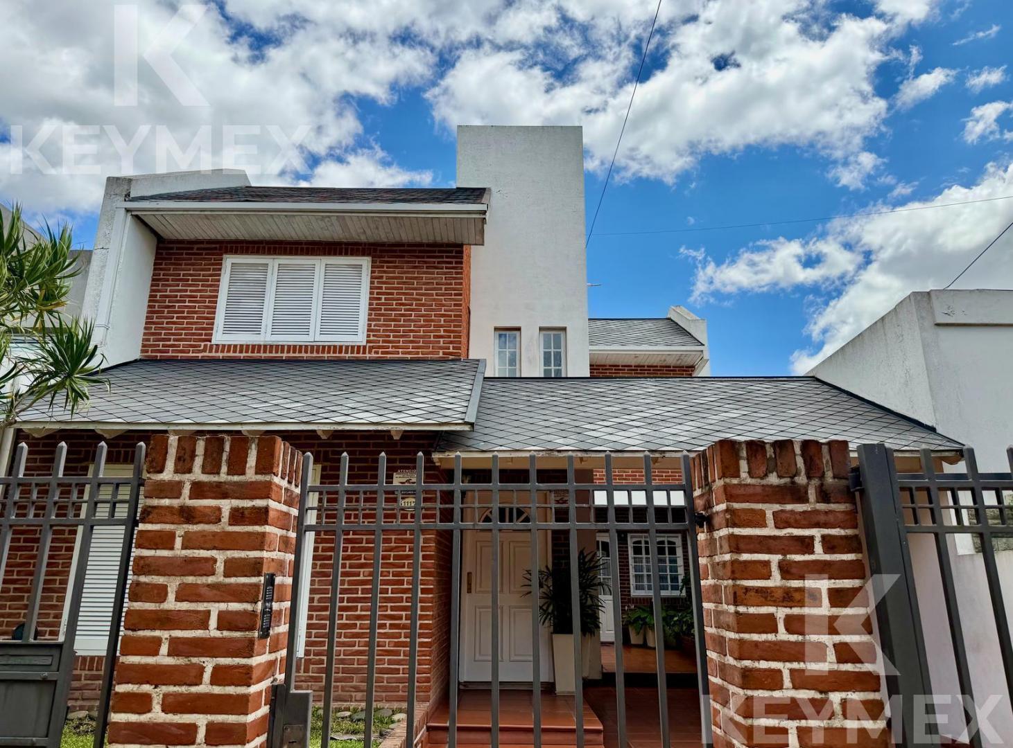 CASA EN VENTA EN LA PLATA | DOS PLANTAS | PILETA | GARAGE | ESCRITURA INMEDIATA
