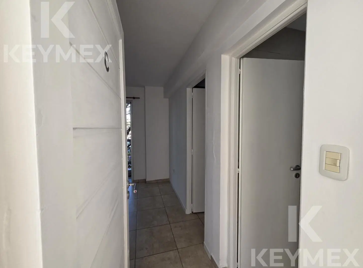 Alquiler departamento 61 e 1 y 2 La Plata, 1 dormitorio con balcón 4
