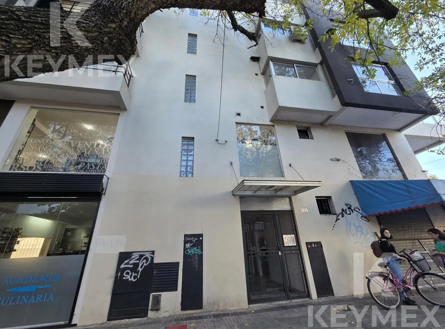 Alquiler departamento 61 e 1 y 2 La Plata, 1 dormitorio con balcón 2
