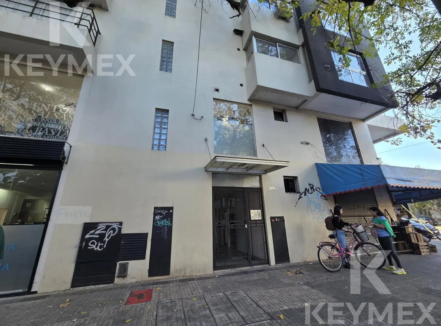 Alquiler departamento 61 e 1 y 2 La Plata, 1 dormitorio con balcón 1