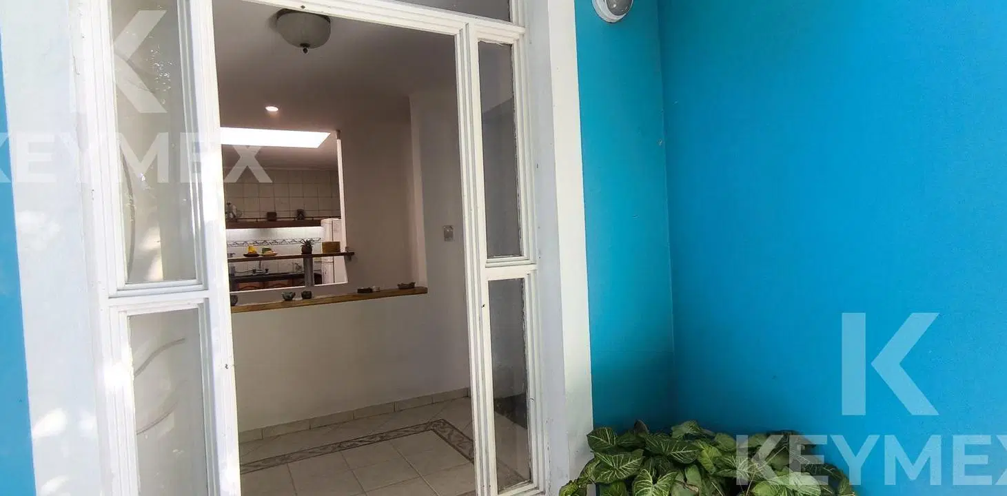 Casa en venta en Villa Elvira, La Plata —  dormitorios, parque, cochera cubierta a 150 m de Av. 7 5
