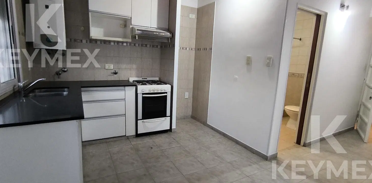 Departamento en alquiler, 2 dormtorios, patio. Los Talas. Berisso 2