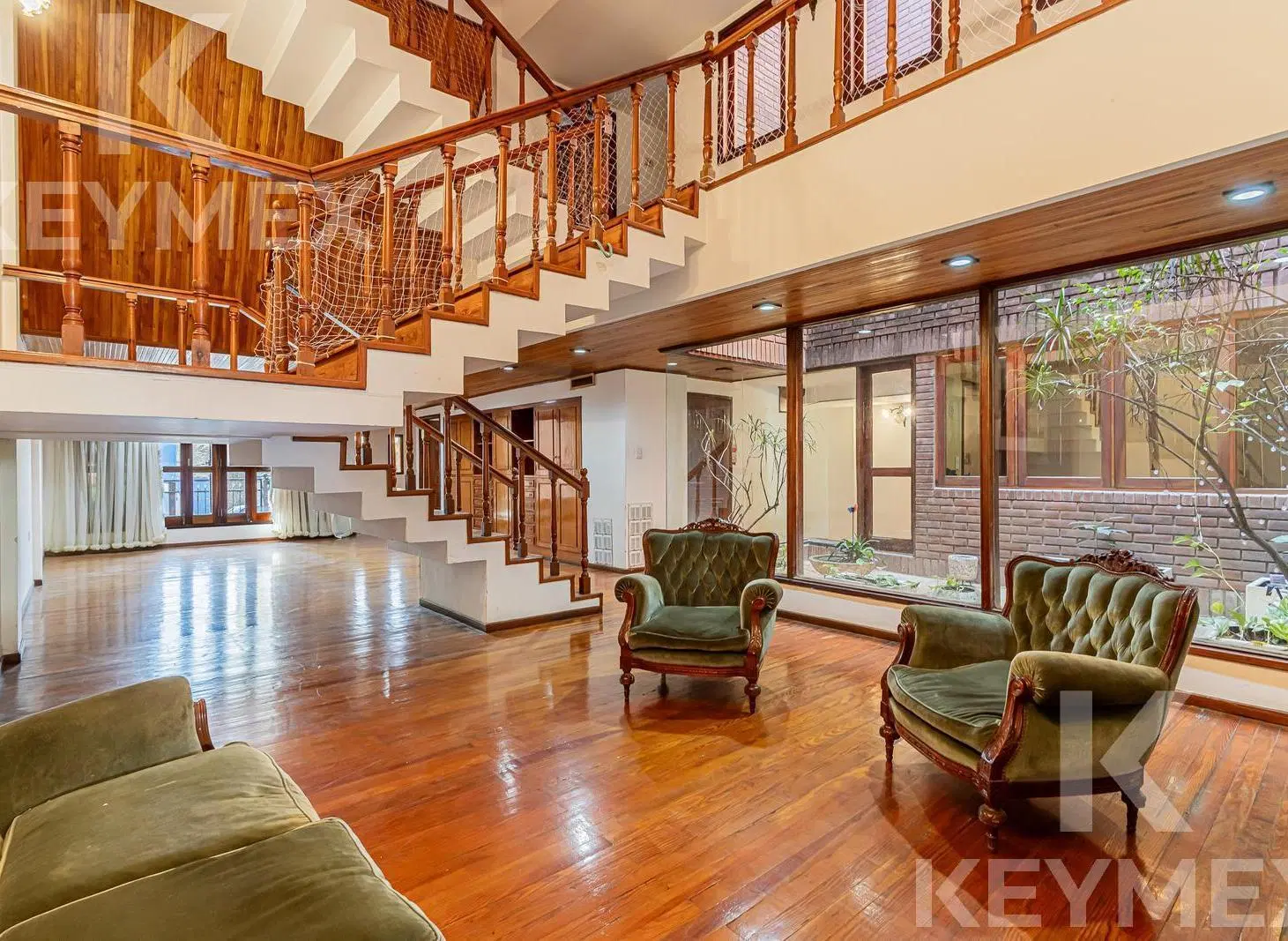 Alquiler  Exclusiva Casa de Lujo en Casco La Plata | 5 Suites - Ascensor - 5 Cocheras - Piscina 2
