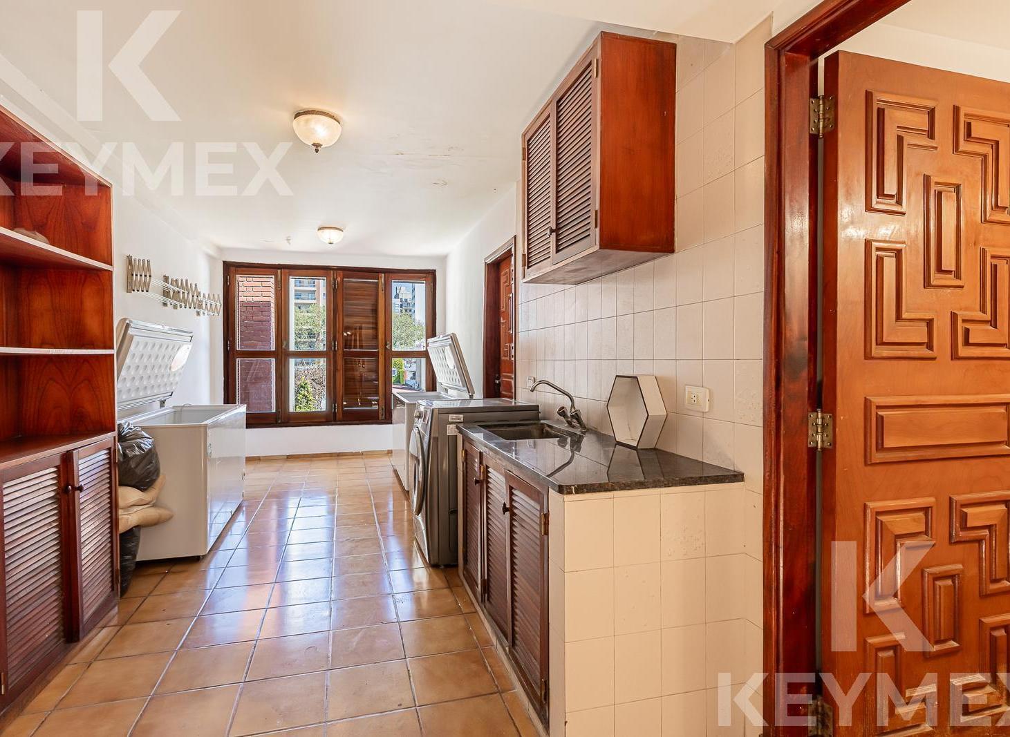 Foto de Alquiler Exclusiva Casa de Lujo en Casco La Plata | 5 Suites - Ascensor - 5 Cocheras - Piscina, imagen 5