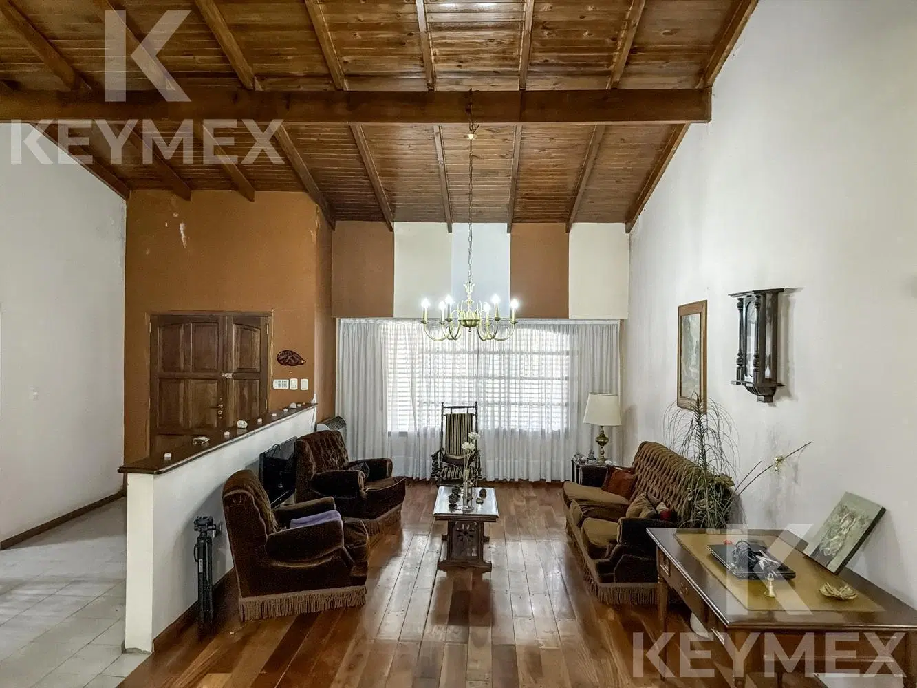 VENTA Casa en Hernandez, 3dorm. y escritorio , con amplio jardín y pileta 4