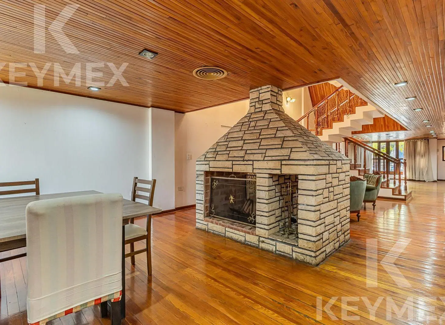 Venta Exclusiva Casa de Lujo en Casco La Plata | 5 Suites - Ascensor - 5 Cocheras - Piscina 5