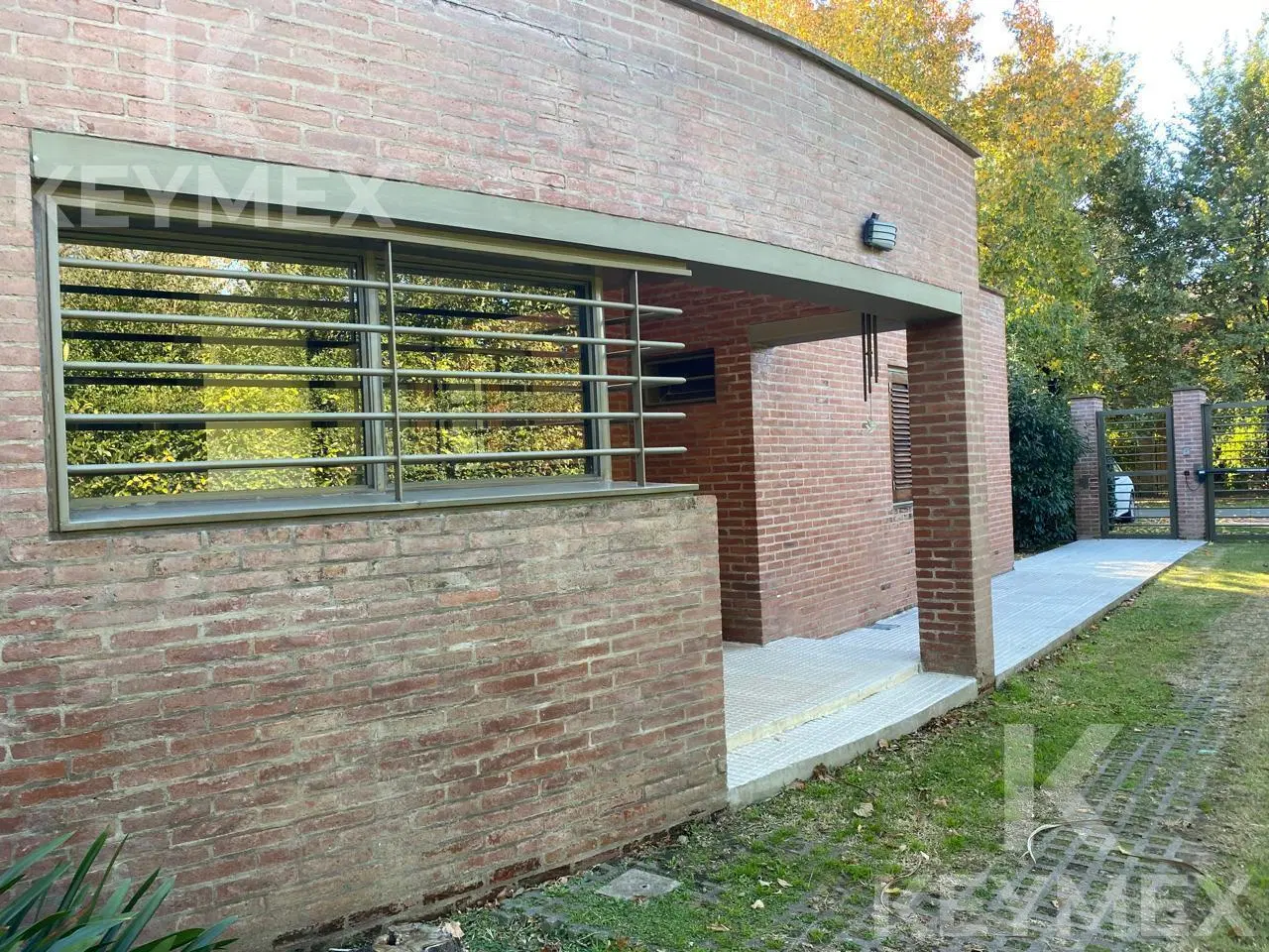 Alquiler de casa-quinta 2 dormitorios y dependencias , pileta y  3.000 m2 de lote 2