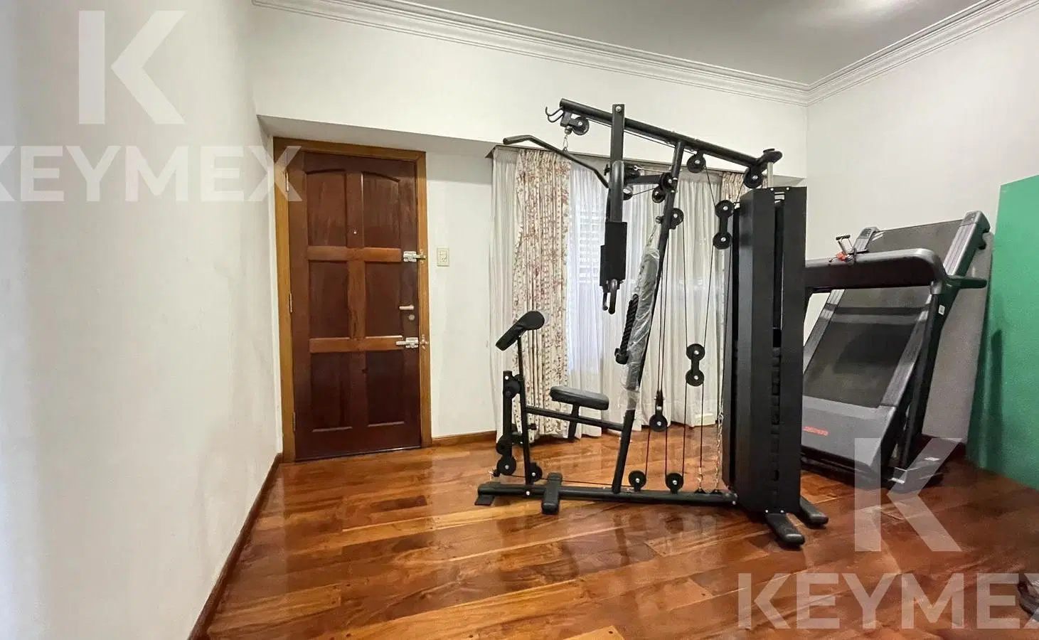 Casa en venta Los Hornos, 3 dormitorios, quincho, piscina,  parque. cochera 2 autos 4