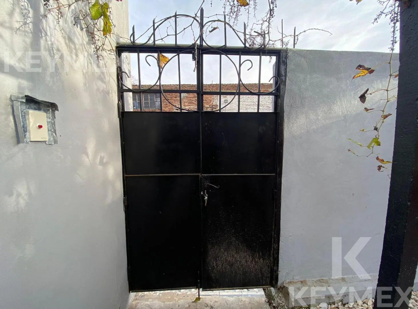 Cocheras descubiertas en venta - 22 y 65 3