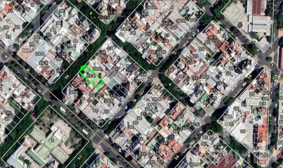 Cochera Cubierta en Venta La Plata 56 entre 7 y 8 a 200 mts casa de gobierno. 2