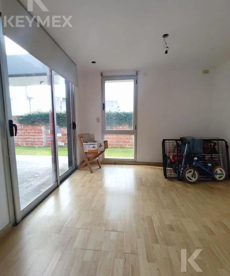 Venta Casa 3 dormitorios en Sicardi-Calle 666 e/ 13bis y 14 8