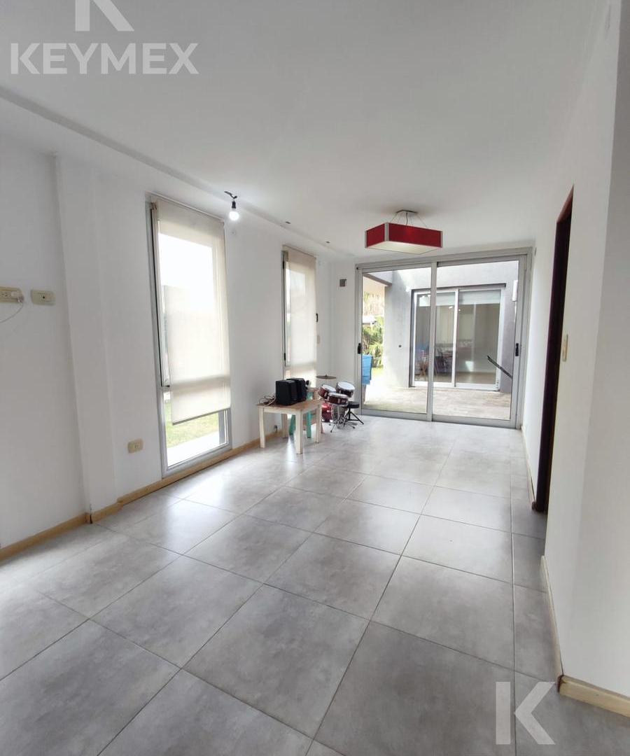 Foto de Venta Casa 3 dormitorios en Sicardi-Calle 666 e/ 13bis y 14, imagen 3