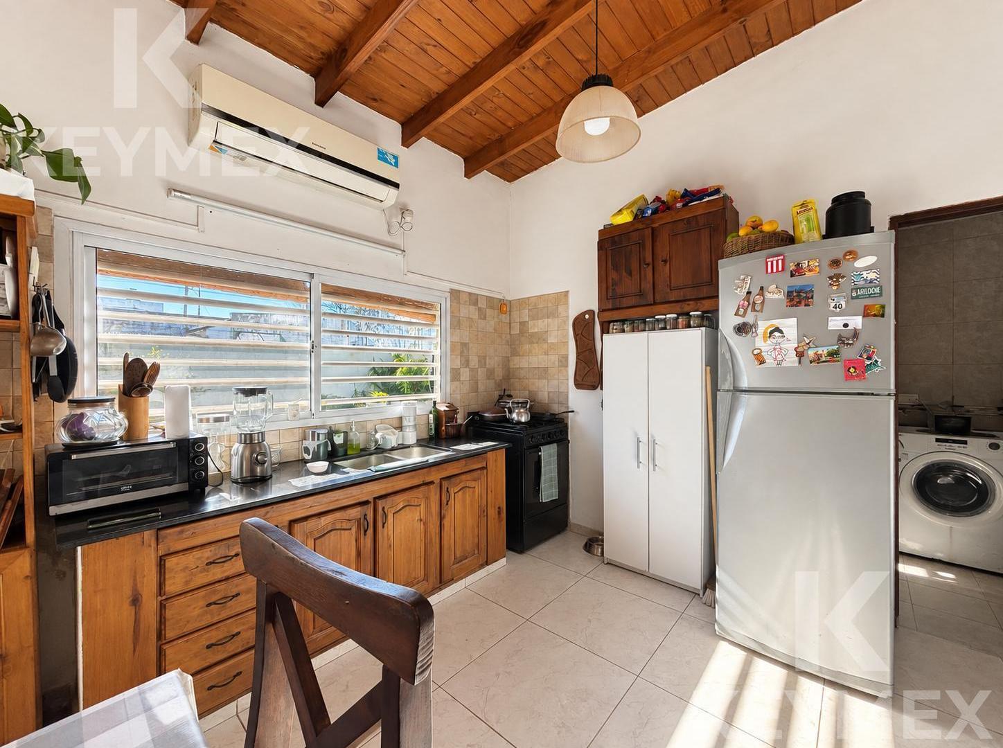 Foto de Casa 3 dormitorios con cochera en venta - La Plata, imagen 2