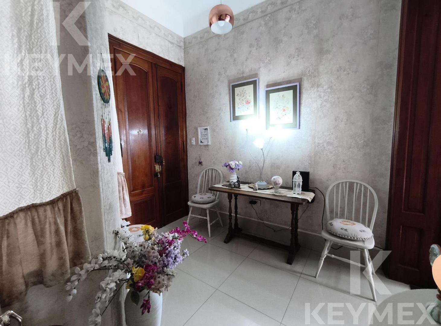 Foto de PH en venta en San Telmo – 2 dormitorios, 3 balcones y terraza, imagen 1