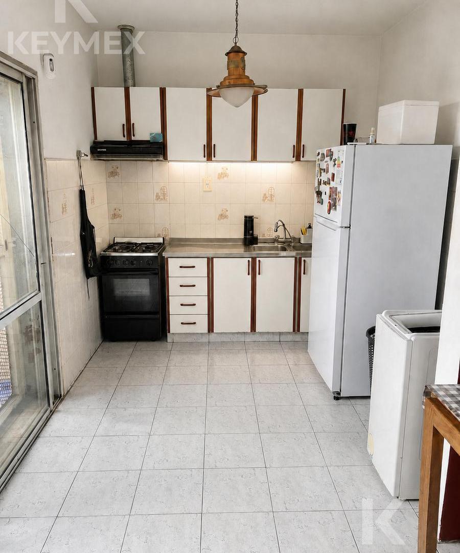 Foto de PH en venta de 2 dormitorios con cochera en 122 y 37, La Plata, imagen 2