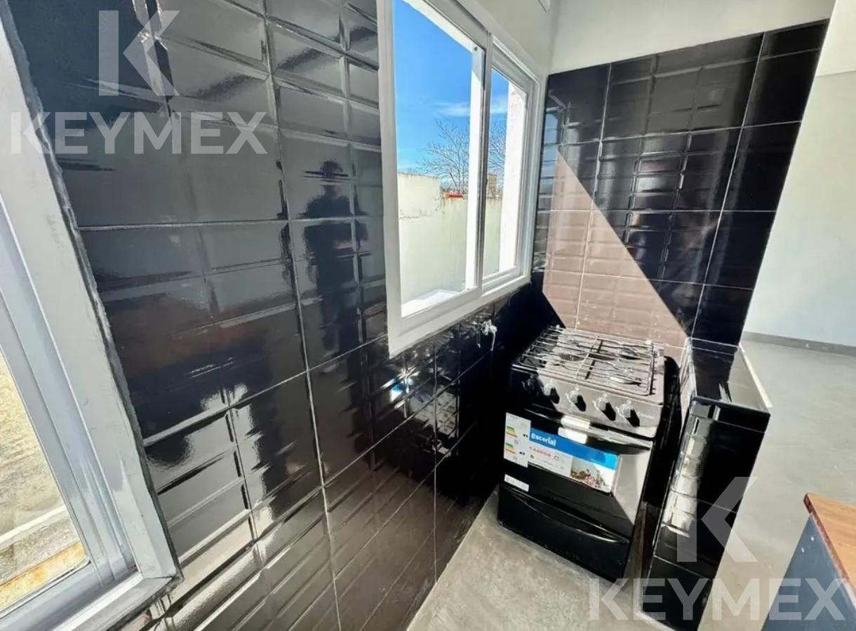 Foto de VENTA PH 2 dormitorios calle 39 e/ 21 y 22 La Plata, imagen 2