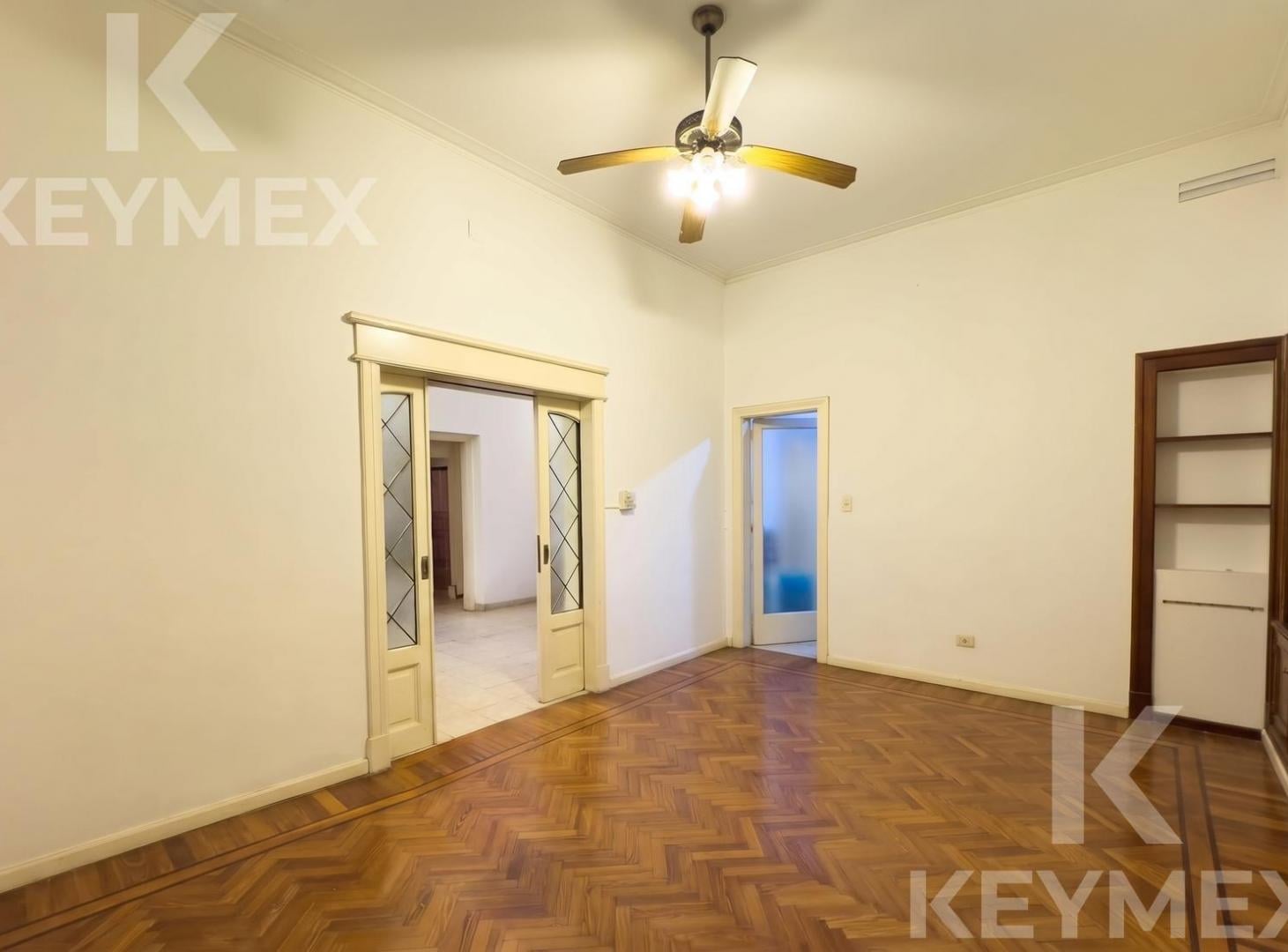 Foto de Venta Casa de 4 dormitorios con cochera y terraza - Esquina de Calle 8, imagen 4