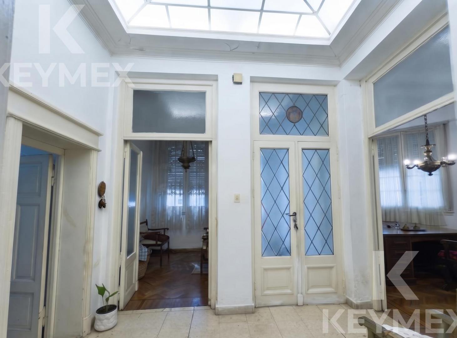 Foto de Venta Casa de 4 dormitorios con cochera y terraza - Esquina de Calle 8, imagen 3