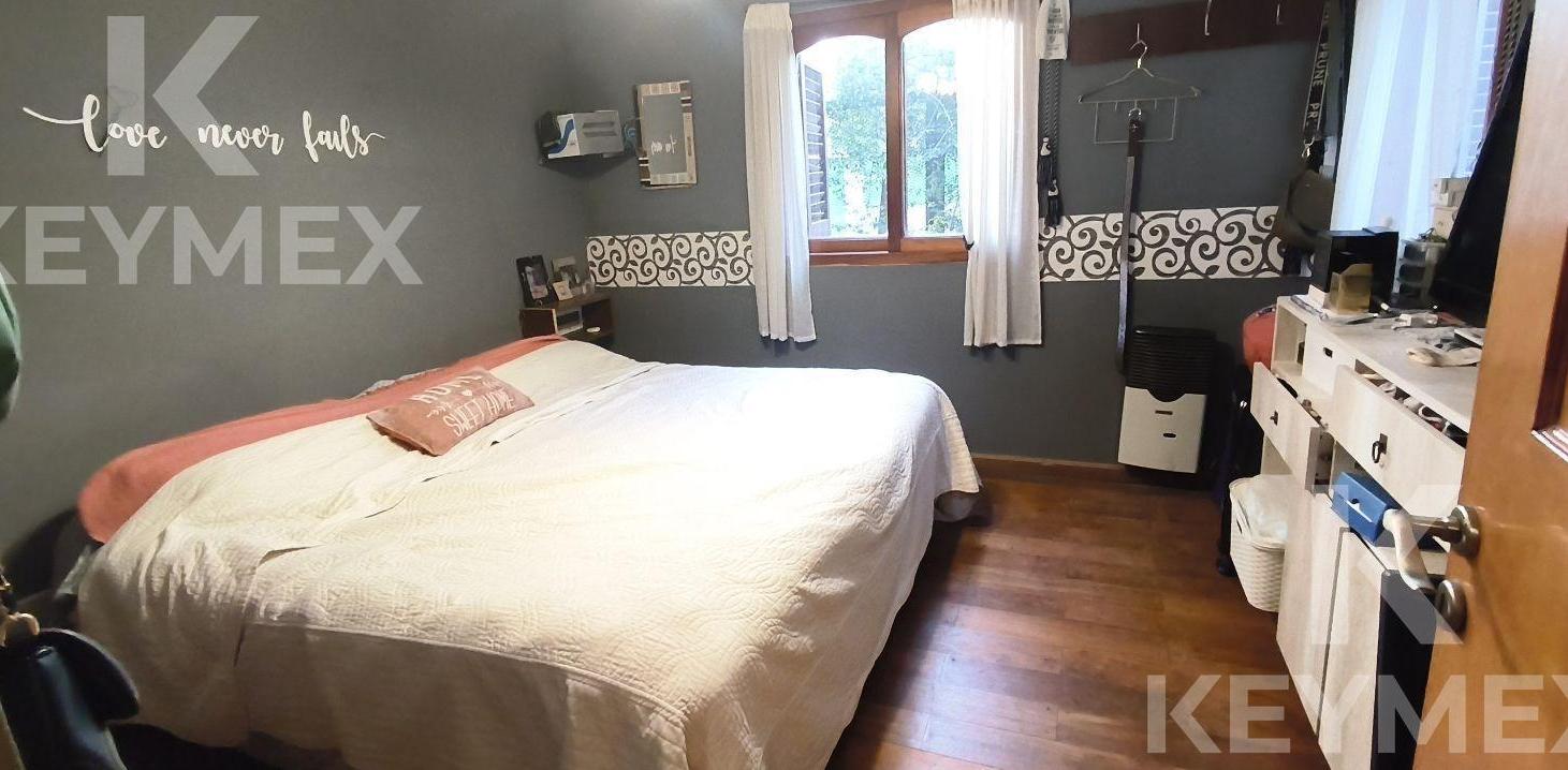 Foto de Casa en venta de dos dormitorios/ Los Hornos/ Posible Apto Banco, imagen 3