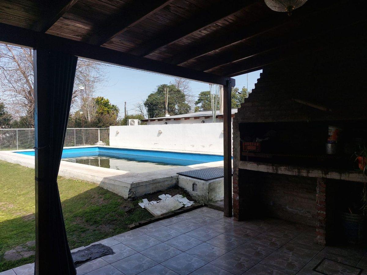 Venta Casa Quinta con Gran Pileta y Monoambiente 5
