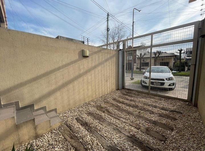 VENTA DUPLEX PLANTA BAJA MORENO 3 AMB COCHERAPATIO 4