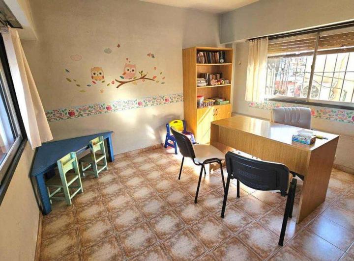 VENTA CASA 6 AMBIENTES MORENO APTO CONSULTORIOS 1