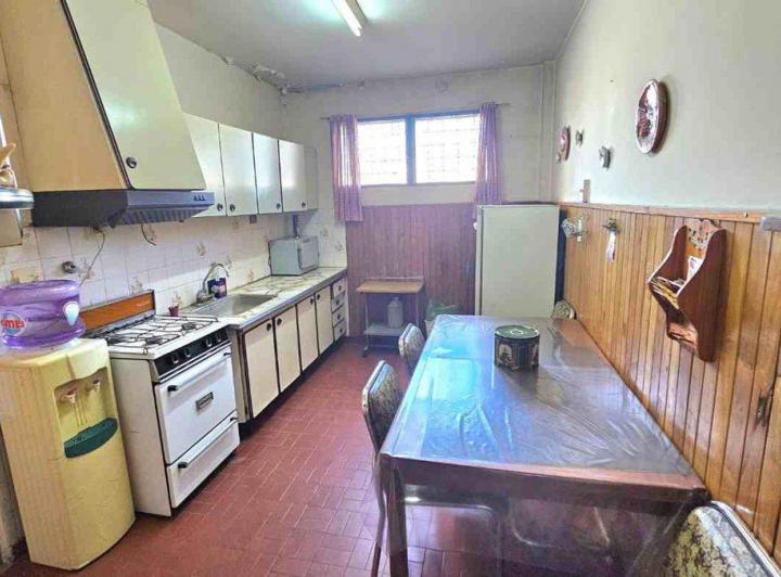 VENTA CASA 6 AMBIENTES MORENO APTO CONSULTORIOS 5
