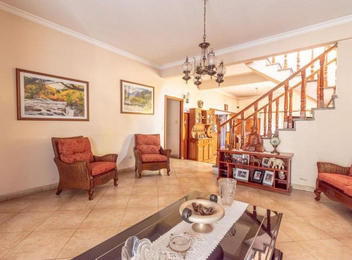 VENTA CASA MERLO PILETA PARQUE COCHERA 4