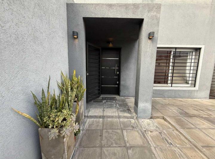 VENTA CASA 5 AMBIENTES EN ITUZAINGÓ SUR 3