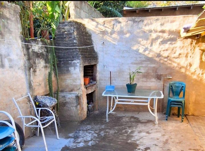 VENTA CASA 2 PLANTAS AMPLIO PATIO COCHERA 5