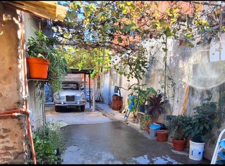 VENTA CASA 2 PLANTAS AMPLIO PATIO COCHERA 4