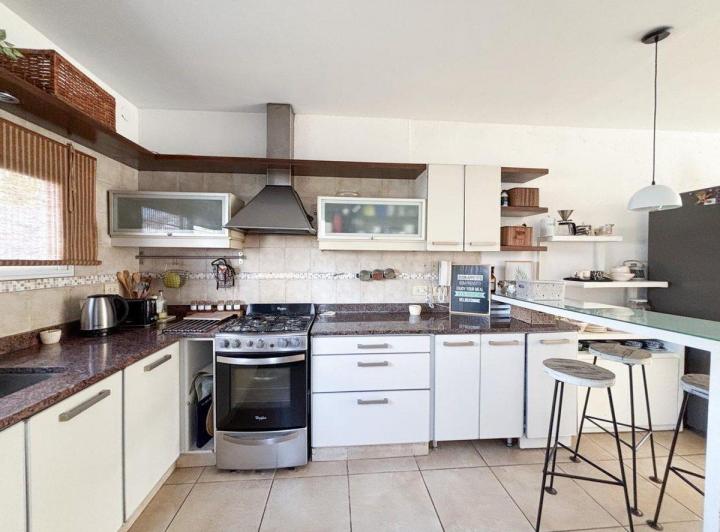 VENTA CASA 5 AMB C/QUINCHO + PARRILLA - ITUZAINGO 4