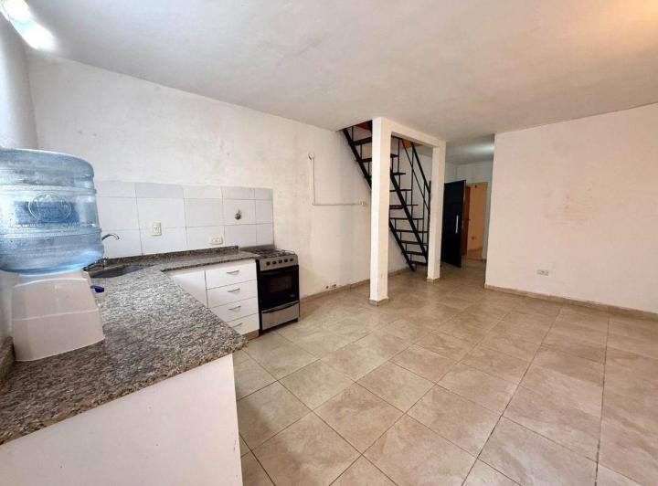 VENTA PH 3AMB ITUZAINGO SUR PATIO 2