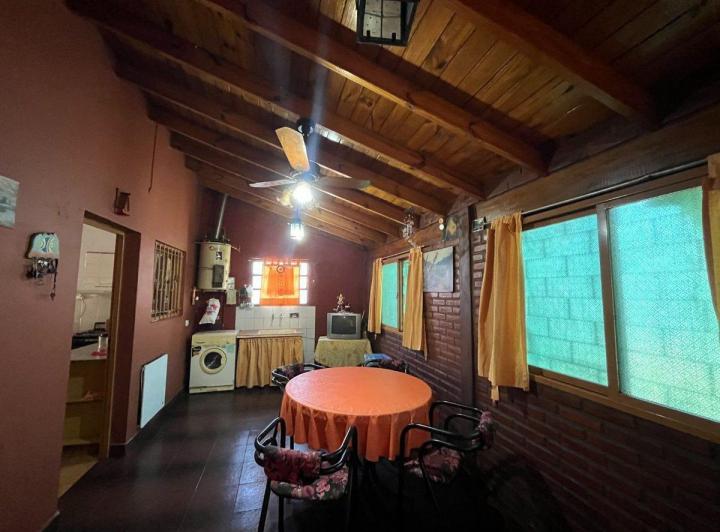 CASA 3 AMBIENTES CON PARQUE .VILLA TESEI  CREDITO 2