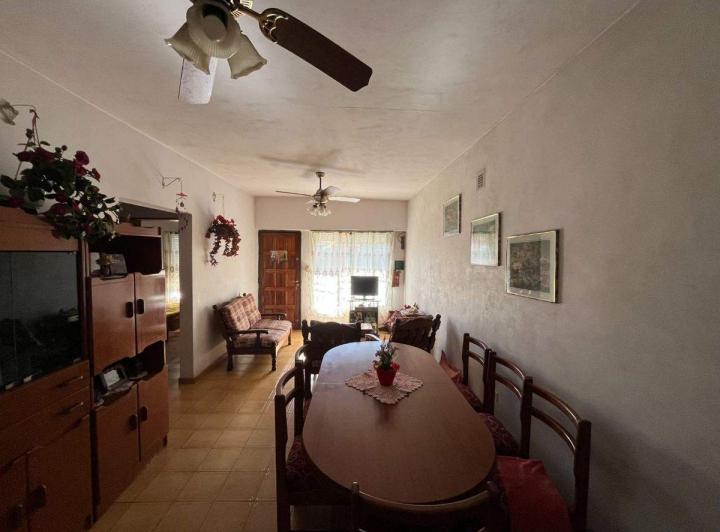 CASA 3 AMBIENTES CON PARQUE .VILLA TESEI  CREDITO 4
