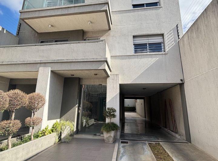 ALQUILER DEPARTAMENTO 2 AMBIENTES C/COCHERA MORON 2