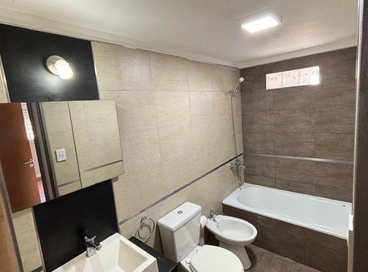 ALQUILER DEPARTAMENTO 2 AMBIENTES C/COCHERA MORON 4