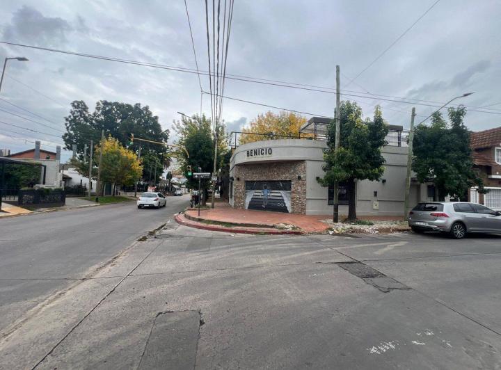 ALQUILER LOCAL CASTELAR NORTE SANTA ROSA ESQUINA 4