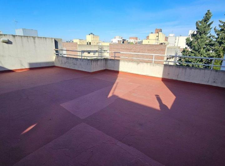 ALQUILER MONOAMBIENTE TERRAZA COCHERA CASTELAR NOR 2